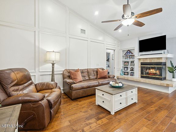 5th image of 13825 CARTERS GROVE Lane