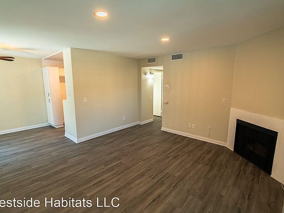 3rd image of 4406 Cahuenga Blvd APT 101