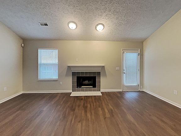 3rd image of 1246 Monmouth Dr