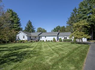 4 Brook Hollow Rd, Peapack Gladstone Boro, NJ 07934