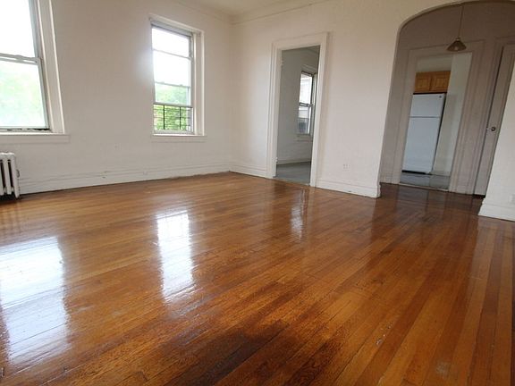 5th image of 3620 Parsons Blvd APT 4A