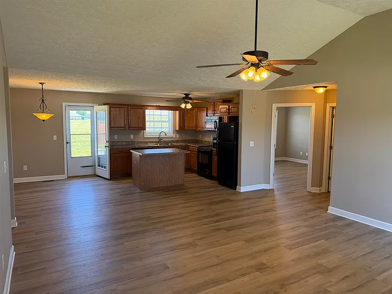 1451 Quebec Way — Photo 3