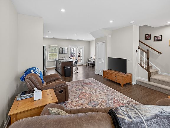 4th image of 420 Park Ave Unit 37