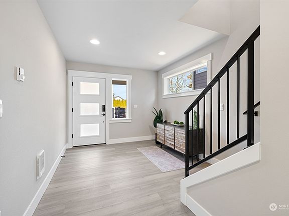 5th image of 1104 168th Street SW