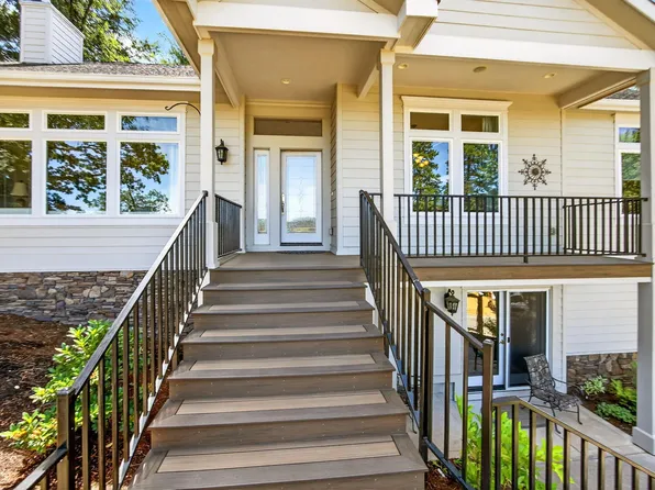 510 Scenic Dr, Jacksonville, OR 97530