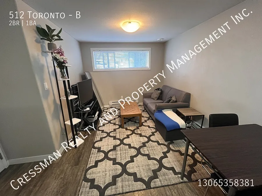 Building Photo - 512 Toronto St #B