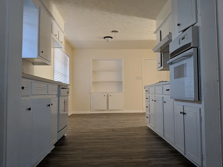 300 Francis Dr — Photo 7