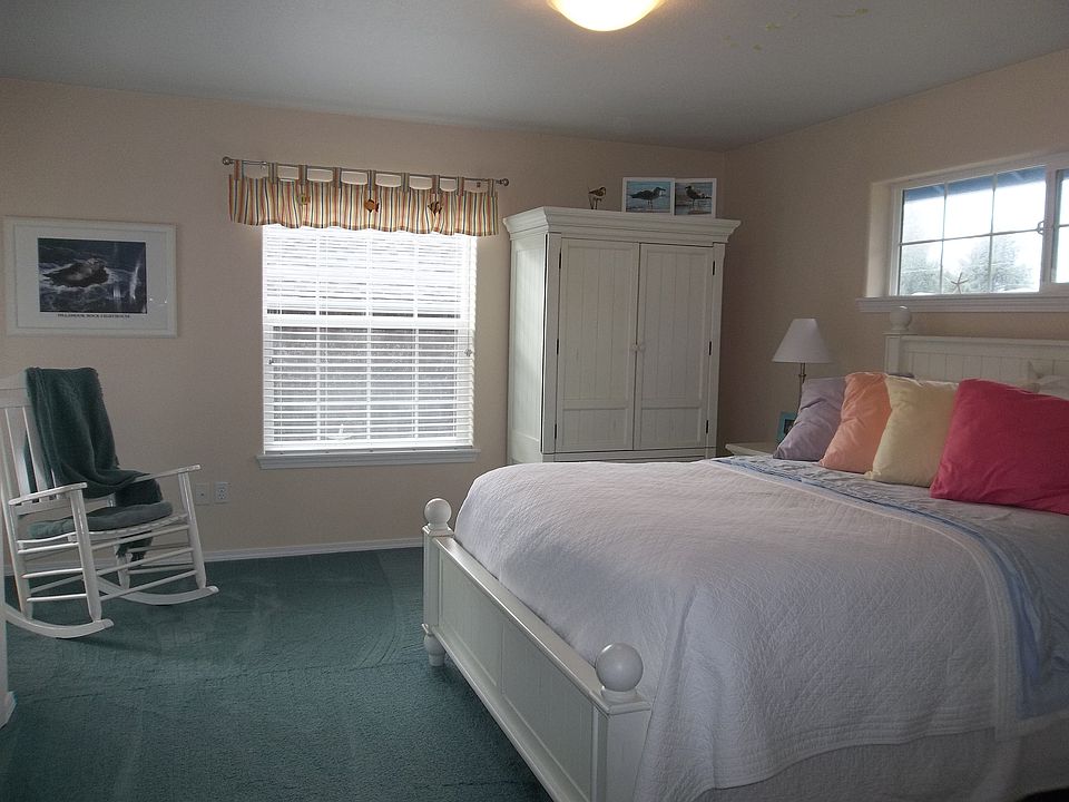 2nd image of 113 S Ocean St