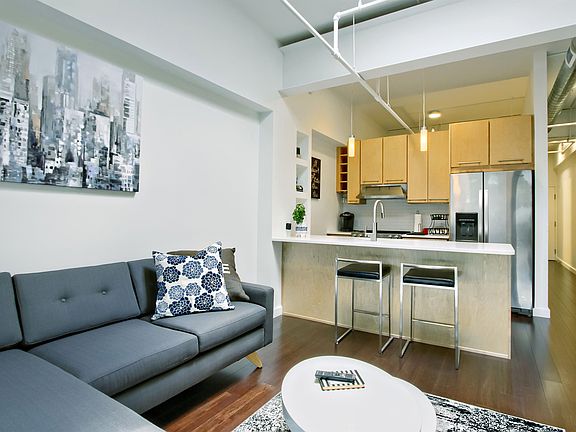2nd image of 922 N 3rd St APT 408
