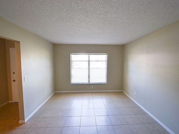 2nd image of 4704 Fox Hunt Dr