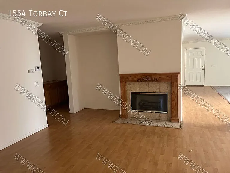 1554 Torbay Ct — Photo 4