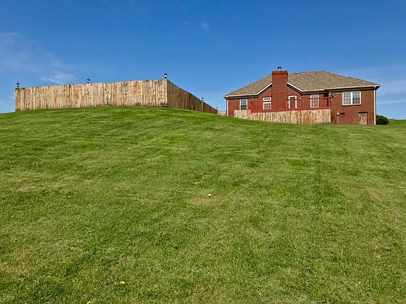 5th image of 4009 Port Royal Dr