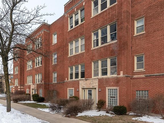 2nd image of 1900 W Pratt Blvd #Jue2gk2tv