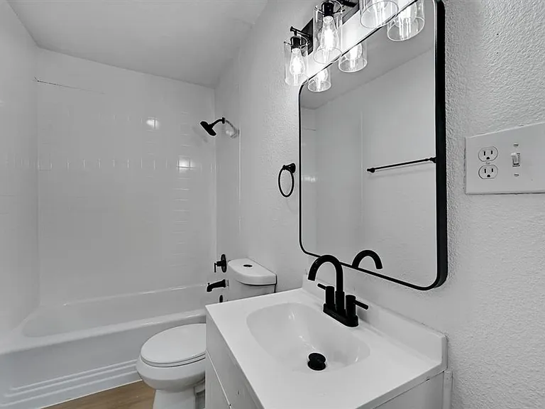 2305 Longview St — Photo 17