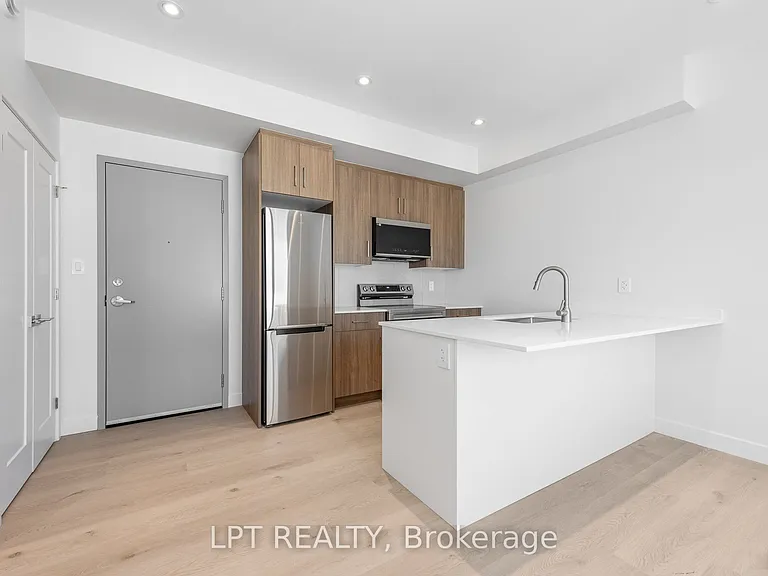 319 Shakespeare St #8 — Photo 3