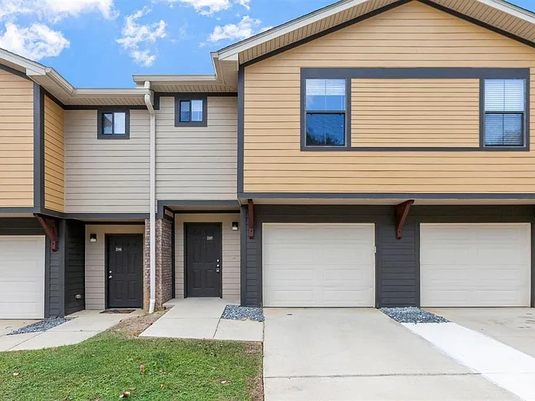 2307 Timber Oaks Ln — Photo 1
