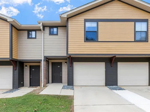 2307 Timber Oaks Ln, Tallahassee, FL 32304