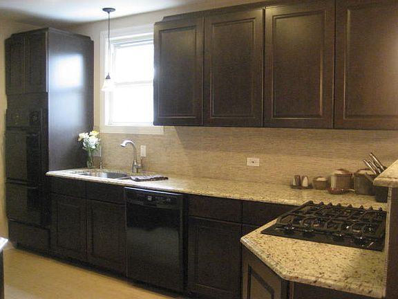 4th image of 4111 N Wagner Ave