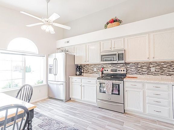 2nd image of 745 Ardath Ln