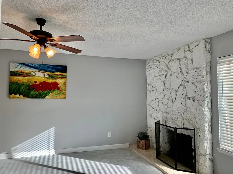 3405 Valencia Hill Dr — Photo 5