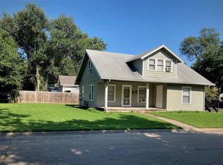 417 S 12th St, Manhattan, KS 66502
