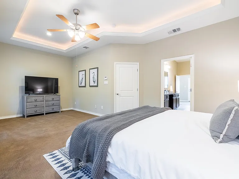 205 Adams St — Photo 14