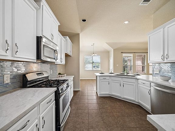 3rd image of 7806 Summer Night Ln