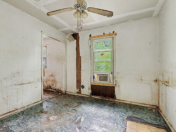 5th image of 700 Griffin St