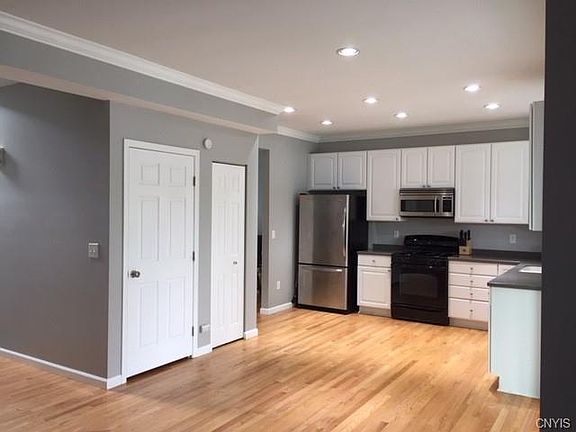 5th image of 11 Waterfront Dr