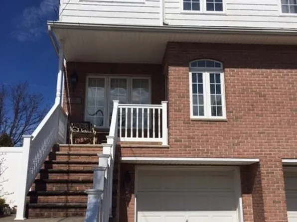 1089 Sheldon Avenue image 1 of 30