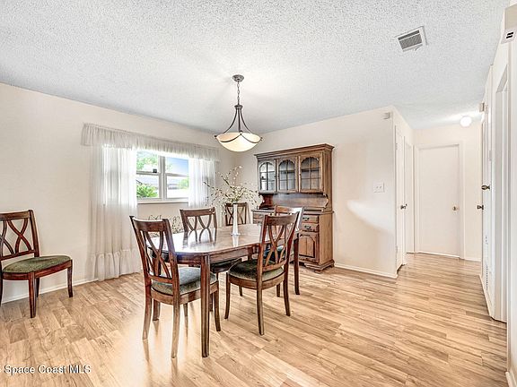 2nd image of 1160 La Brea Ave #1160