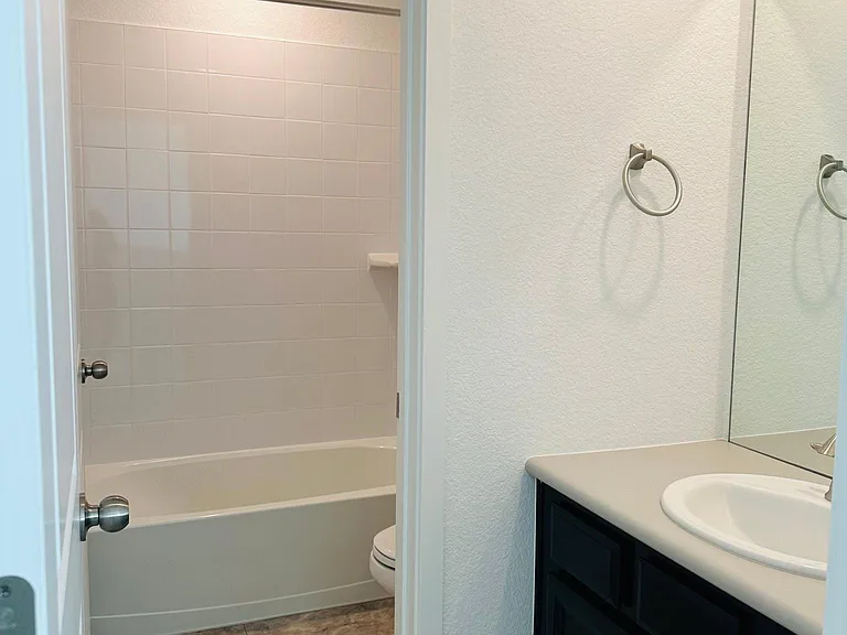 1564 Burke Aly — Photo 14