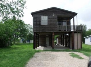 70 Schedler St, Port Lavaca, TX 77979