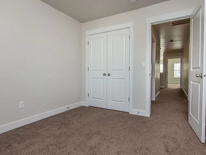 260 E 330 N — Photo 16