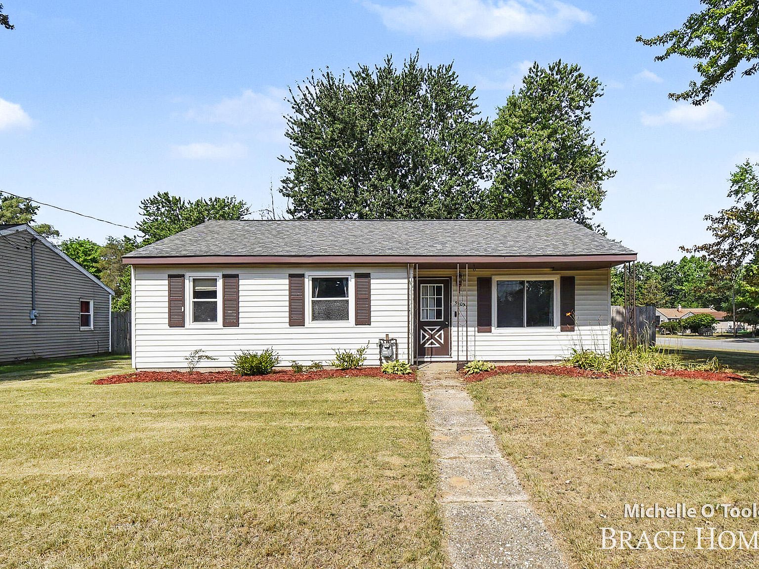 5409 Madison Ave SE, Kentwood, MI 49548 | Zillow