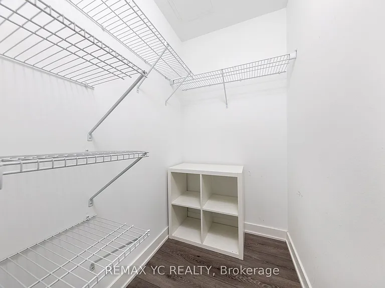 95 Oneida Cres #305 — Photo 16