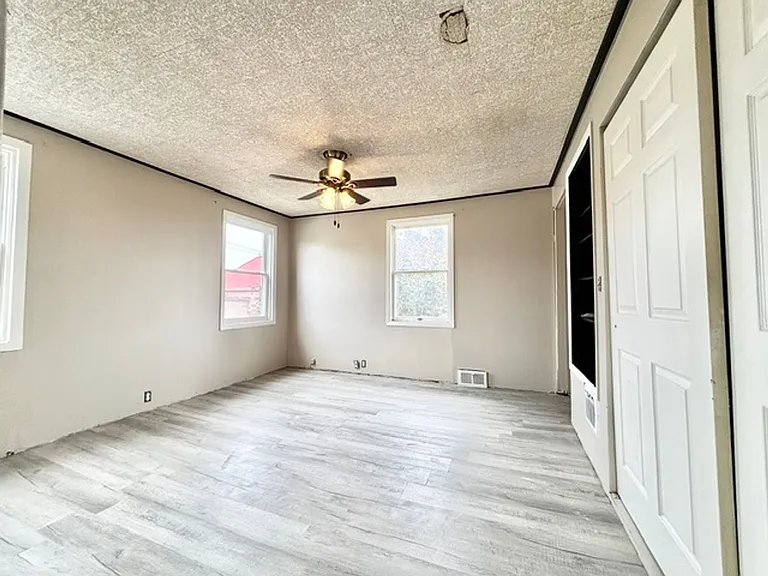 611 Green St — Photo 13