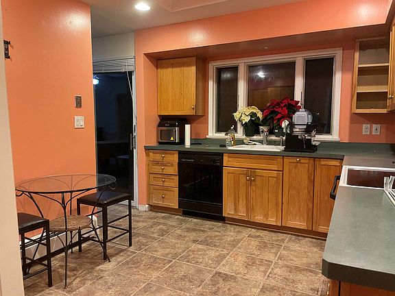 3rd image of 148 Christian Ave #2A