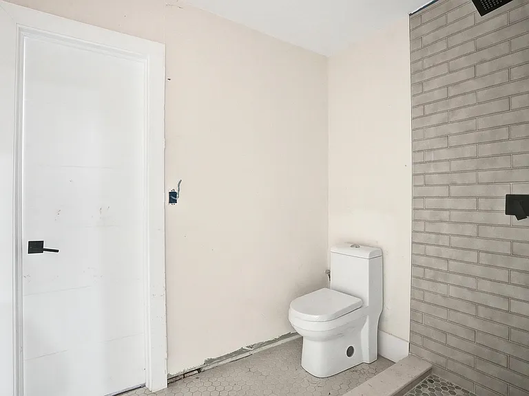 343 Layne Blvd — Photo 12