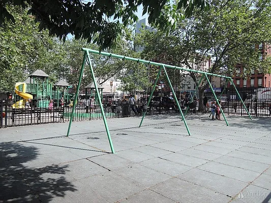 Rented by Anchor Associates | media 14