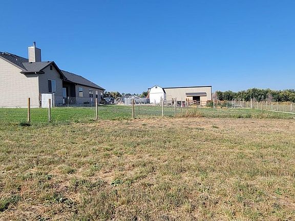 3rd image of 12040 Alamo Ln