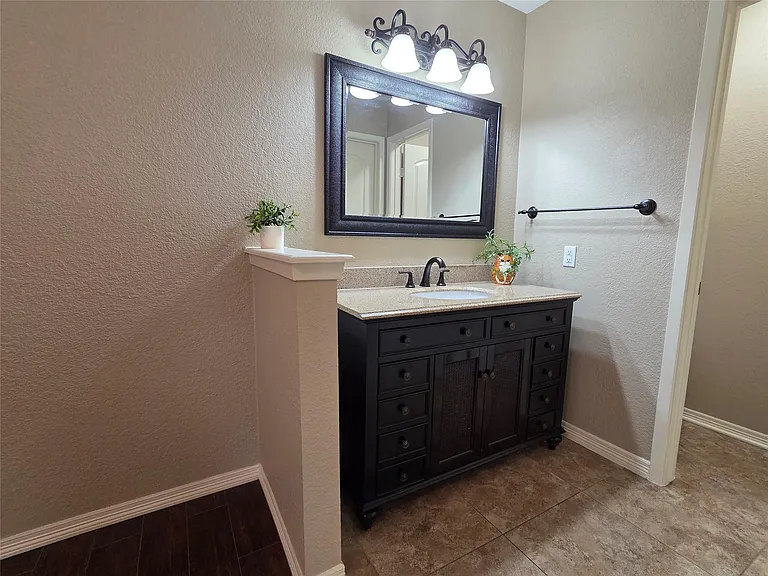 4203 Spinks Creek Ln — Photo 6