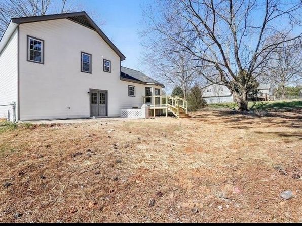 1382 Bennett Rd, Grayson, GA 30017