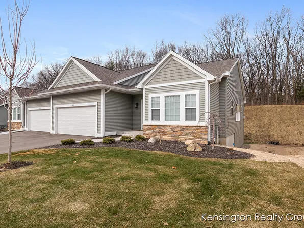 91 Blue Violet Ln #115, Comstock Park, MI 49321