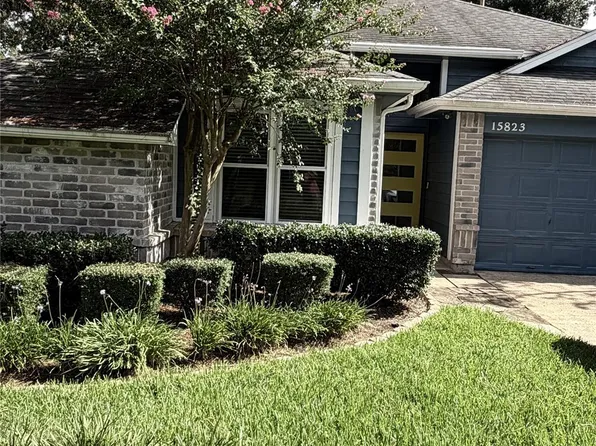15823 Oak Mountain Dr, Houston, TX 77095