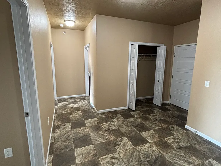 2301 S Ellis Rd — Photo 10
