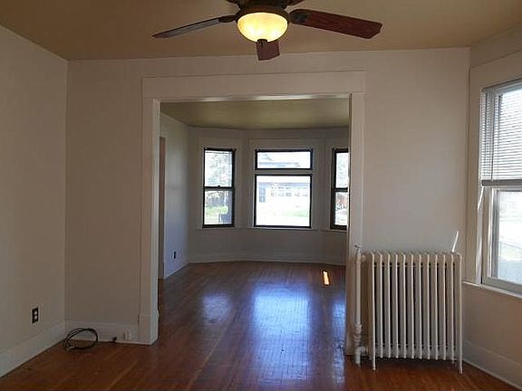 5th image of 940 Marshall Ave