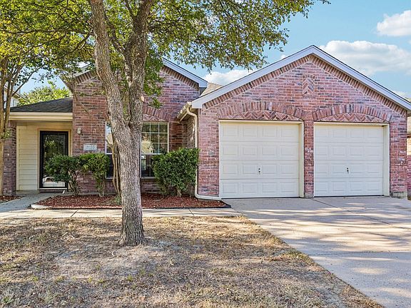 3rd image of 2033 Tanur Cascade Dr