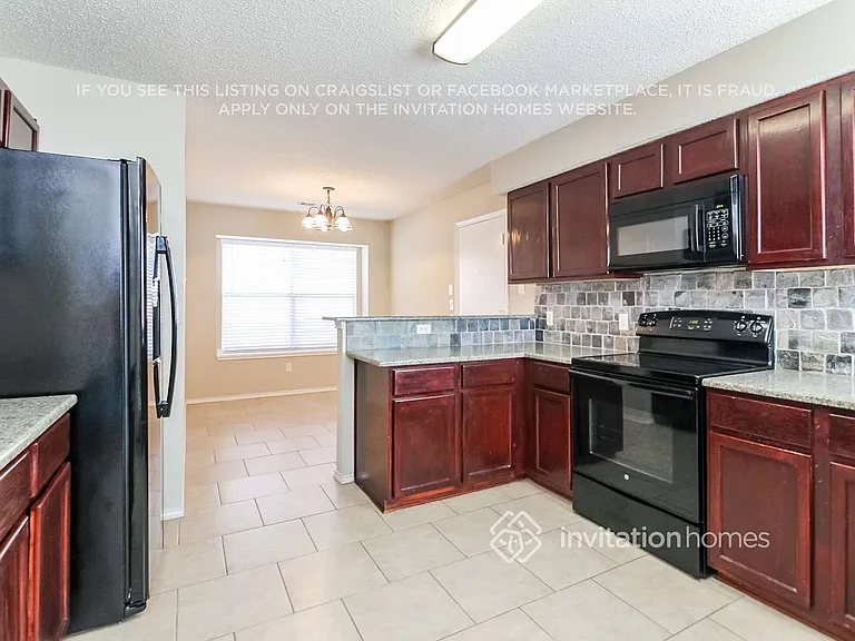 703 Meadowgate Dr — Photo 6