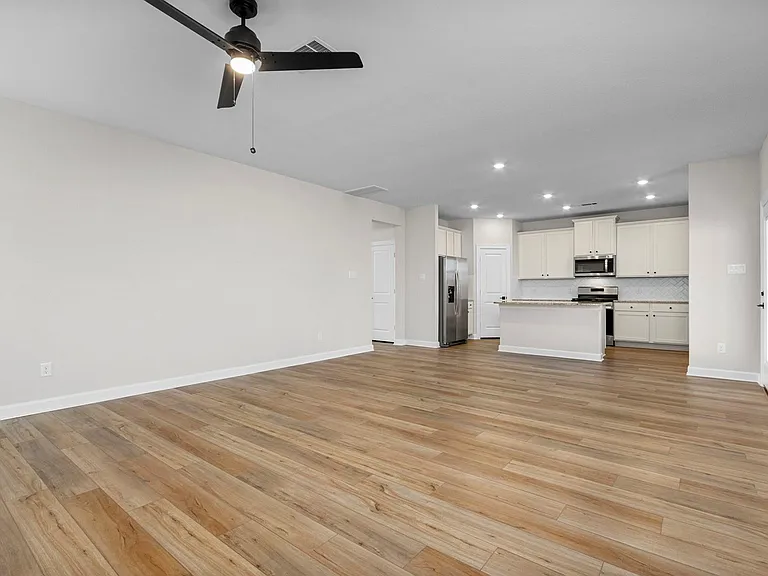 10807 Hickory Ln — Photo 6